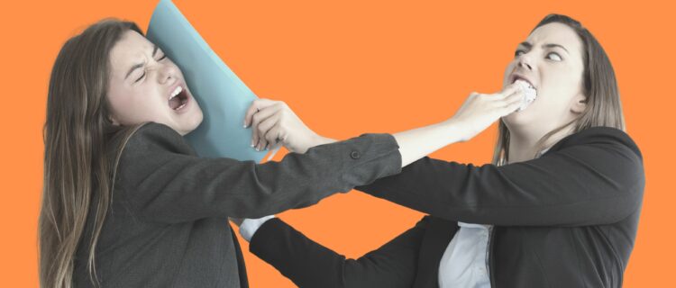 221102 Keyvisual2_Two angry executives fighting at office