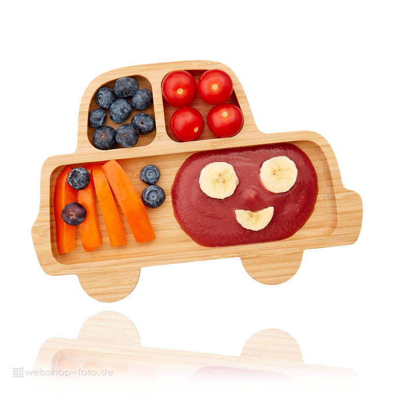 Holzteller in Autoform mit Obst